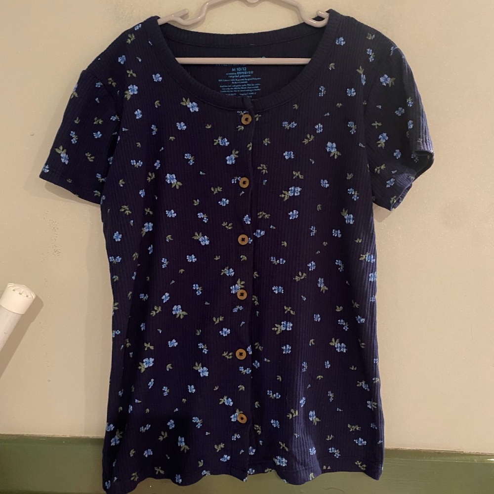 Kids thereabouts top size m